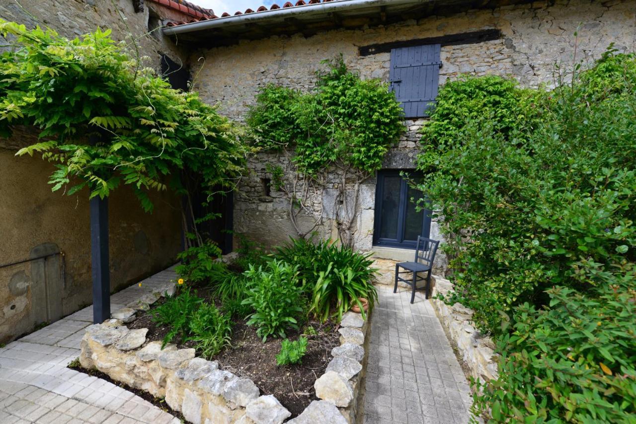Saint-Martin-L'ars Chez Pique-Fesse Chambre D'Hote المظهر الخارجي الصورة